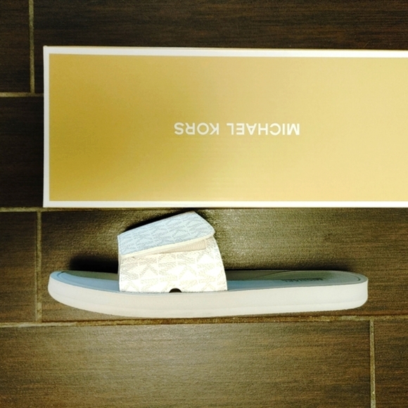 Nitb MK logo bright white adjustable slides - Picture 3 of 4